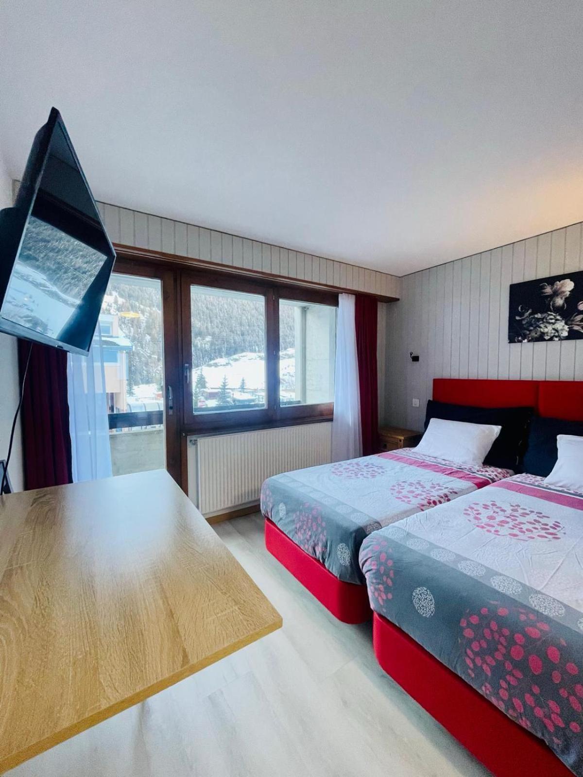 Auberge les Charmettes Bourg-Saint-Pierre Extérieur photo