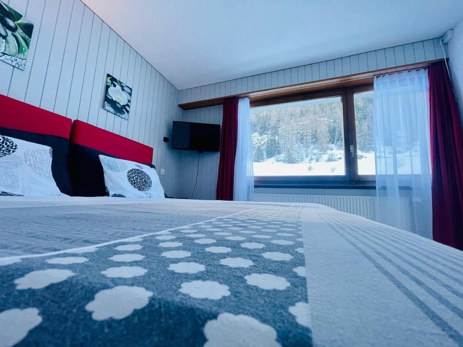 Auberge les Charmettes Bourg-Saint-Pierre Extérieur photo